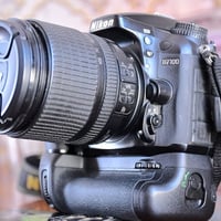 كاميرا للبيع نيكون 7100 دي مع كامل ملحقات  حزام ضهر  بطارية + شاحنة  ع...