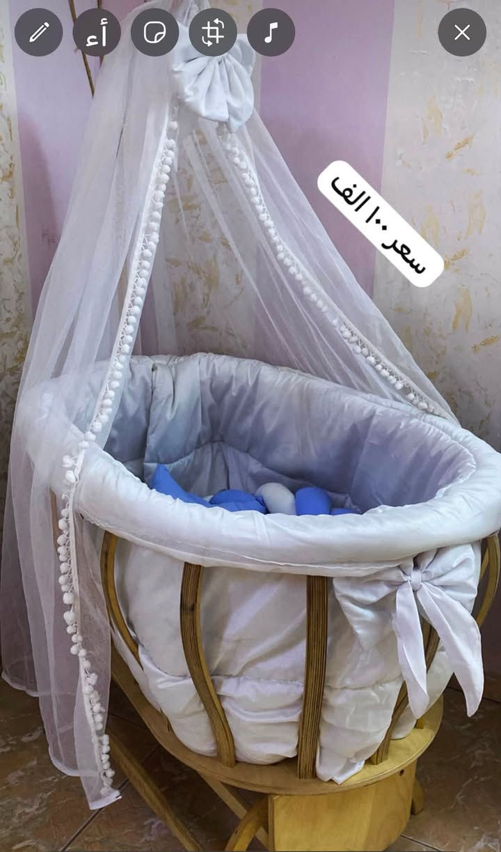 سلام عليكم عندي غراض للبيع مستعجل عليهن للتواصل ***********
