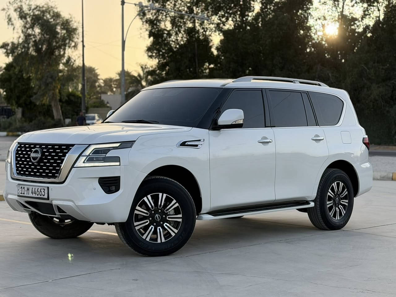 بيع او مراوس
السلام عليكم 

نيسان باترول 2024 فئة SE  
مرقم بغداد وكامله    مشروع وطني ..
.. 
لونها ابيض داخل جلد قرميدي  المرغوب 
 السياره وكاله وضمان شركة السور   الشامل 3 سنوات او 100 الف كم  
مع 12  مره تبديل زيت  وفلاتر  مجاناً في مركز الصيانه قرب معارض النهضه  وغسل السياره  كل مراجعه للمركز مجانا ..
السعر 445$ وماكو هيج سعر بلسوك نهائياً
  اي استفسار اتصال على الرقم 
***********
مكاني بغداد الدورة او السيدية

الموصفات :

نيسان باترول SE 2024 
 NISSAN PATROL SE 2024 

🚘 مرقم بغداد 🚘

🚘  صنع في اليابان اصلي  مواصفات خليجي 
🚘 موديل 2024
⚙️ حجم المحرك V6 4.0L 
⚙️ مرتبط بناقل حركة أوتو 7 نمر تبترونك
⚙️ يبلغ عزم الدوران 394 نيوتن / متر 
🐎 بقوة 275 حصان 🐎🐎
🔑 مفتاح  الفتح  والتشغيل  بصمة عدد 2
🔑 تشغيل  واطفاء المحرك  والتبريد عن بعد  بالبصمه 
💡 انارة ترحيب عند الاقتراب 

🚗 فتح الصندوق كهرباء  زر خلفي  او  من الدشبول او  بالريمونت فتح وغلق 
🚗 دفع رباعي 4WD  اوتو 
📍4حساسات أمامية 
📍4حساسات خلفية 
💡لايت زينون + LED 
🔦 كشافات 
🔦️ بك لايت LED 
⏰ اشارات  ليد تتابعيه اماميه والخلفيه
 💡 لد نهاري V موشن 
🚘 قبضات أبواب نيكل كروم  
🚘 دخول بصمة ذكي الابواب الاماميه  
🛞 حجم الاطار 275/65 R18  
🛞 ويل كب 18 المنيوم مكحل اسود 
🛞 4 دسك
🛞 حساسات ضغط الاطارات 
✨️ اشارة في المرايا الجانبية 
✨️ المرايا قابلة للطي كهرباء زر  او   اوتماتيك  مع قفل السياره حسب الرغبه  
🌧 ماسحة وزراك  خلفي 
🎈عدد AIR BAG 8
🚗 ا ABS 
🖥 شاشة  ترفيه وسطيه  10.3 انج وشاشه دشبول 9 انج  

📷 كاميرا خلفيه  دوارة 
💡الانارة الداخلية LED 
⭕️ مقود جلد حياكة مع تطعيم خشب  بيانو بلاك 
🛣 مثبت السرعة Cruise 
🎶 المودات والاوامر الصوتية 
🎶ا Bluetooth 
يدعم نظام  car play  
⚡️مخرج منفذ الطاقة 
🔍فحص نظام السيارة شاشه وسطيه 
💺تتسع المقصورة ل 8  ركاب
⚙️كاميرا خلفيه اظافيه متحركه في المراة الوسطيه ال اوتودم 
✈️ مقاعد جلد قرميدي
🔌مقعد السايق كهرباء   
💺تجاوي متحركة 
👶 الايزو فكس ISOFIX 
❄️ تبريد شاشة مناخين منفصلين Sink
❄️ 3 قطع تبريد 
⛷️ نظام مانع الانزلاق 
⛰️ نظام نزول المنحدرات 

🚗 دبل خفيف  دبل ثقيل  دفلوك ونظام الصخور والجليد والرمال والطرق المستويه 

🚘 تطعيم الدواخل والدشبول  ألمنيوم وجلد وخشب بيانو بلاك 

🚗فتحة سقف سلايد روف 
🚗 انوار ليد عالي واطي مع خاصيه  تحريك رفع وتنزيل الاضاءه   
🚗 اشارات مرايا ليد

🚗 انوار ليد امامية وخلفية
🚗 كشافات ضباب ليد 
🚗 هوك خلفي
🚗 جناح خلفي
 
❄️ ثلاجة وسطيه تفتح من الجهتين 4*م 
💡حاملات اكواب مضاءه 
🚗 زجاج كهربائي  الامامي  مدبل والجميع  بلورايز  لمنع الضجيج والحفاض على حرارة المقصوره  اوتوماتيك يفتح ويغلق بلمسه زر 
🚗
🚗 تحكم بالمقود جهتين 
🚗 شاشة ملاحة
🚗 ماوس للتحكم ب الشاشة الترفيهيه 

🚗 منفذ يو اس بى
🚗 منفذ تايب سي
🚗 منفذ طاقة

أبعاد ومقاسات السيارة:
الطول 512 cm مع الهوك 
العرض 201 cm
الارتفاع 194 cm
 
🚘 ضمان لمدة ثلاث  سنوات او 100 الف كم   /وكيل شركة نيسان  العراق ( السور ) ‼️
و 12 تبديله زيت وفلاتر  مجاناً مع غسيل السياره في الوكاله عند كل زياره
الاتصال
