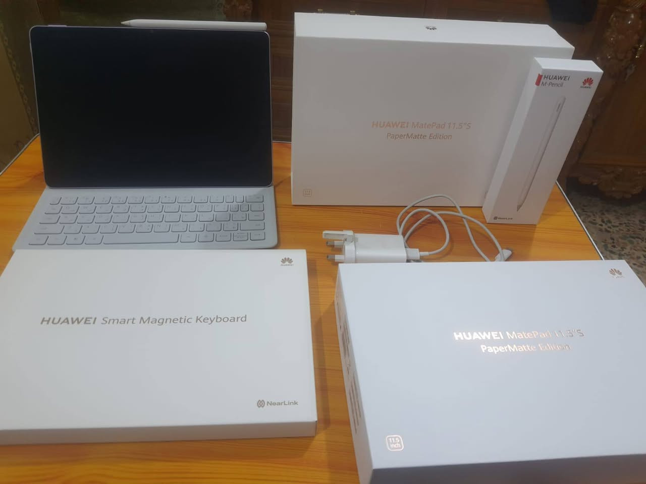 السلام عليكم 
تابلت هواوي ميت باد 11.5s
HUAWEI Matepad 11.5s Paper Matte Edirion

هذه تابلت نسخة ال s مو النسخة العادية 
ذاكرته 256 كيكا
رام 8 كيكا 
شاشه ورقية تفيد الرسامين وطلاب
يشغل برامج الاوفس من ورد واكسل 
معدل تحديث الشاشه 144 هرتز

الجهاز جديد ونظافتة 100%
وبعده فتره الضمان 
شخط واحد الجهاز ما بي 
جهاز تاخذه كانما ماخذه جديد من الوكيل 
جميع ملحقات الجهاز وياه من كارتونة وشاحنة وقلم وكيبورت وكفر
ما راح تحتاج تشتري اي شي للجهاز 

سعر الجهاز 500 الف 

مع العلم سعر الجهاز الجديد بالسوك 650 الف


**إذا كنت صاحب هذا الإعلان وتريد حذفه لأي سبب، رجاءا أرسل رسالة إلى الدعم الفني**