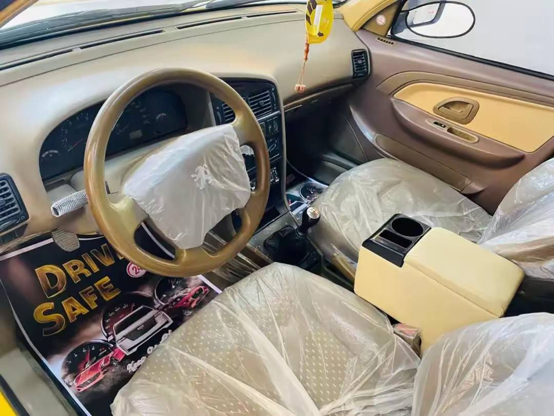 للبيع موديل 16 
سياره جاهزه  للشارع 
مصفره هيئه وغرامات 
مداور ثاني يوم 
كير مكينه ع فحص 
تبريد ثلج 
تخم تأير جديد 
صدر جديد 
اليريد سياره يسترزق بيها هاي والله 
بيها رباع أقل جف الايد 
ونص جاملغ امامي صبغ اثر شخط حته صورته موجوده بدون ضرر ولا شي ابيعك سونار وفحص سمكري 
سعر 53
المكان ديوانيه 
***********
