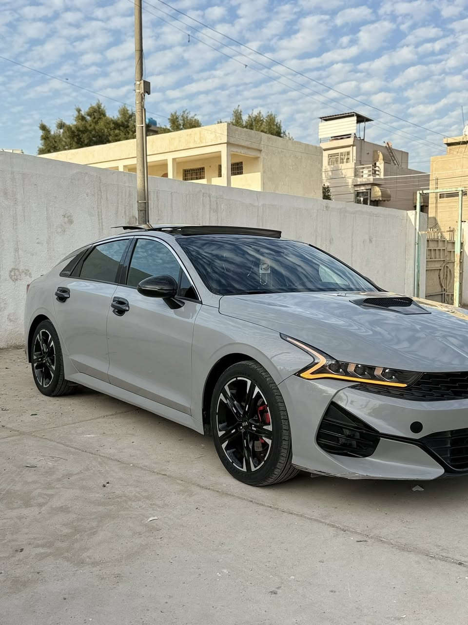 السلام عليكم
K5 2021
للبيع حادثها جاملغ وبنيد بدون دواخل بدون شاصي ايرباك دشبول ودركه وراجعات سستم 
السياره فور ويل 1.6تيربو فول مواصفات 
داخل احمر 
تحديد مسار 
رادار جانبي 
وامامي وخلفي 
وباقي مواصفات معروفه 
ماشية 56 كيلو 
السياره كاملة بدون نقص 
مكانها بغداد الشالجية تحويل ثاني يوم بأسمي السيارة
***********
