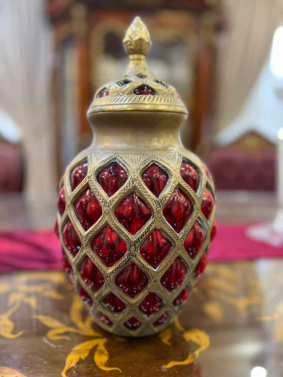 بوتيش بالغطاء 
برونز كثيف مع لون الكريستال الاحمر
 مع الحجم الكبيروالوزن الثقيل 
قطعة ديكور تخطف الأنظار 
ارتفاع 32 سم 
محيط 55 سم الاسكندرية, مصر


**إذا كنت صاحب هذا الإعلان وتريد حذفه لأي سبب، رجاءا أرسل رسالة إلى الدعم الفني**
