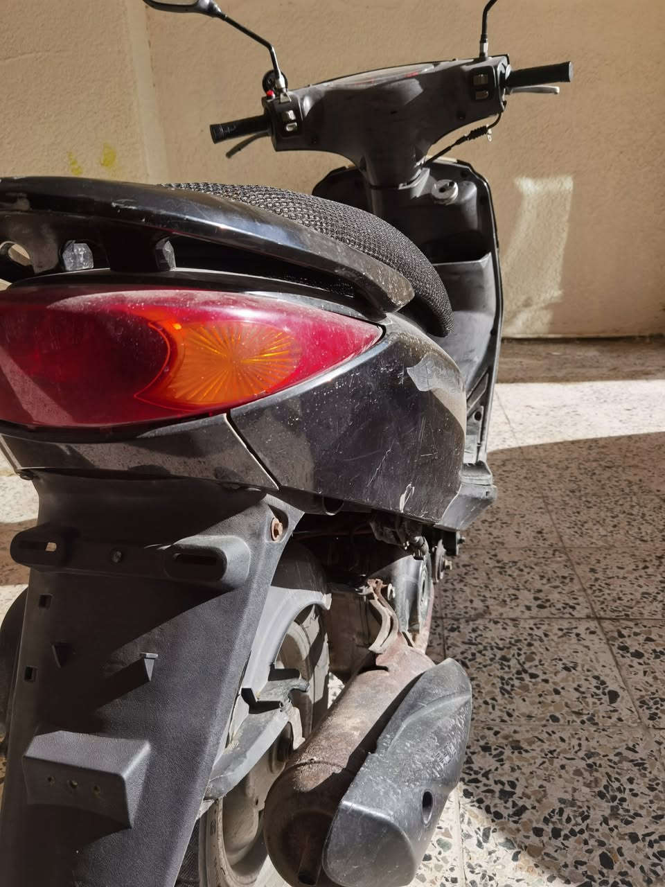 السلام عليكم
بريز سلف هندر شغالات كهربائيات شغالة وبيها لايت إضافي خير من الله بالمشي الكفرات مثل مواضح بالصورة نضيفة اريدها قفل 350 مكاني بغداد الحبيبية رقمي ***********
