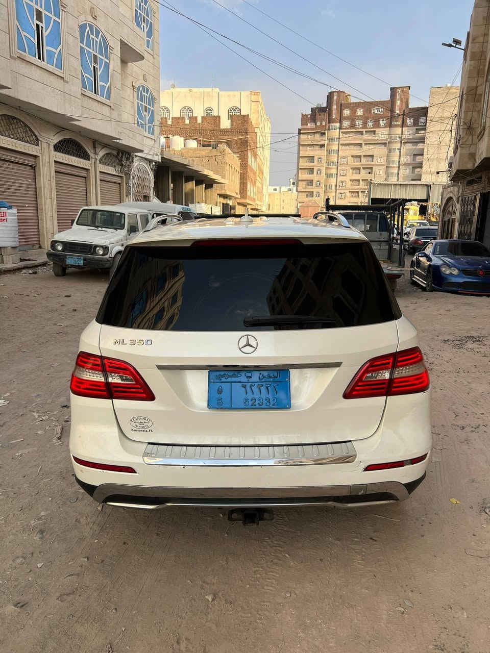 للبيع: مرسيدس ML350 موديل 2013 - قوة القوة
من برابورس كارز

ماشاء الله تبارك الرحمن 
وحش ألماني نظيف يلمع، كأنه وكالة 👑

المواصفات:
• الموديل: مرسيدس بنز ML350 موديل 2013 • اللون: لؤلؤي ملكي • الداخلية: جلد بيج نظيف مع فتحة سقف بانوراما • الممشى: 121,160 ميل فقط • المحرك: V6 جبار نظيف - افتح الكبوت وشوف بنفسك • الإضافات: فل كامل، شاشة، تحكم دركسون، دبل، عتبات جانبية، كاميرا، حساسات 
الفحص:
السيارة نظيفة بدي ومحركات على الشرط. منوة المستخدم وراعي الفخامة.

السعر:
10,000 دولار فقط - سعر عرطة للجادين 

الموقع:
صنعاء - شارع تعز - جولة دار سلم - خلف البنك التجاري
من برابورس كارز

للتواصل:
دق على المعلم خالد 773885877 وهو يخلصها لك على طول.

الجاد ما يحتاج يفكر كثير، سيارات المرسيدس النظيفة ما تطول بالسوق. 
اتصل الآن والمعاينة خير برهان


**إذا كنت صاحب هذا الإعلان وتريد حذفه لأي سبب، رجاءا أرسل رسالة إلى الدعم الفني**