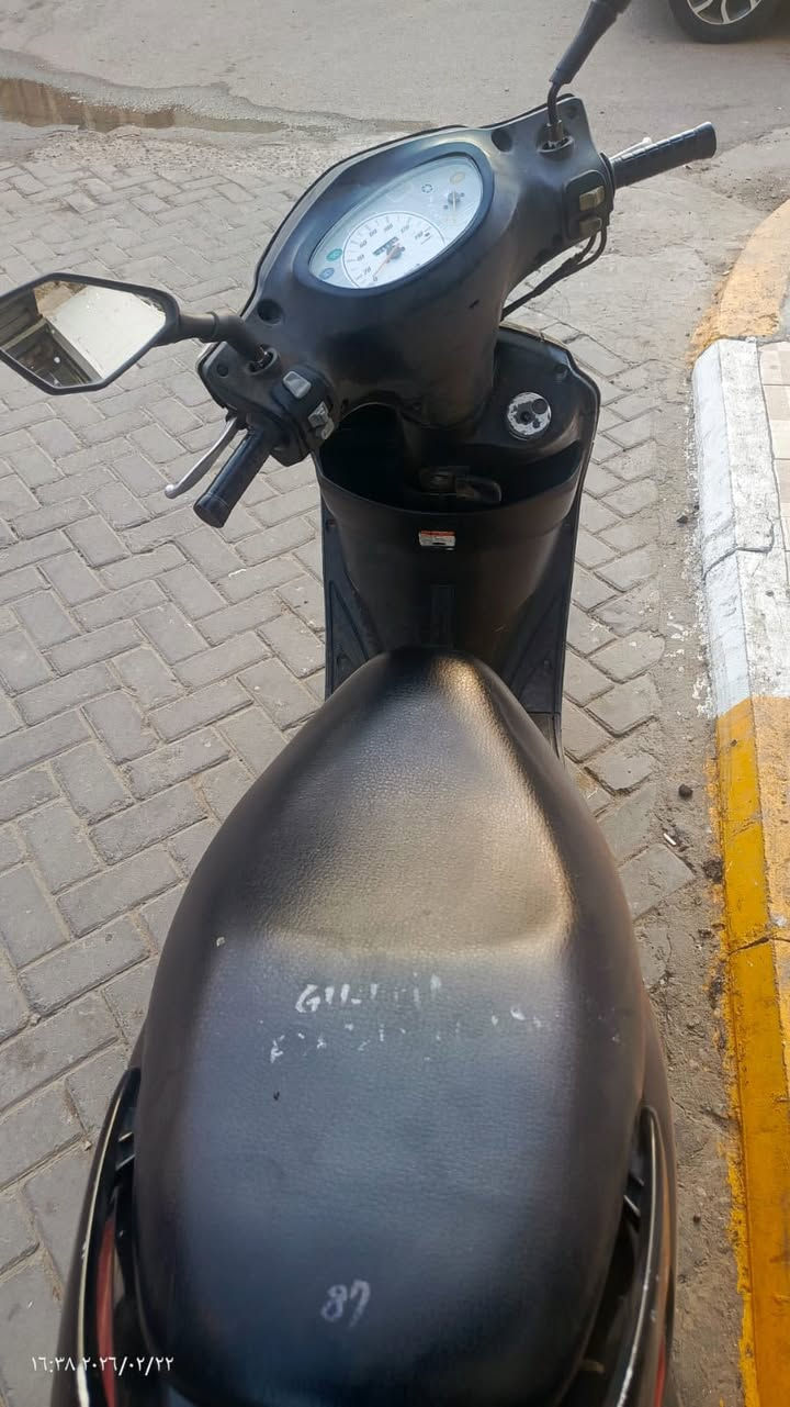 سلام عليكم  دراجه بريز نضيفه للبيع سعر مليون ***********
