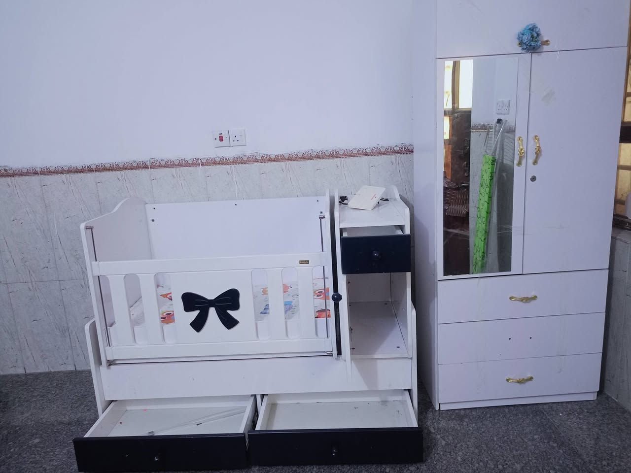 بنات للبيع مستعجله كنتور وسرير نظيفات امانة الله دبيعهم بسبب ضيق المكان اثنيهم قفل 250   بيهم مجال بسيط تعالو خاص
مشتريتهم 
الكنتور  150
والسرير  350


**إذا كنت صاحب هذا الإعلان وتريد حذفه لأي سبب، رجاءا أرسل رسالة إلى الدعم الفني**