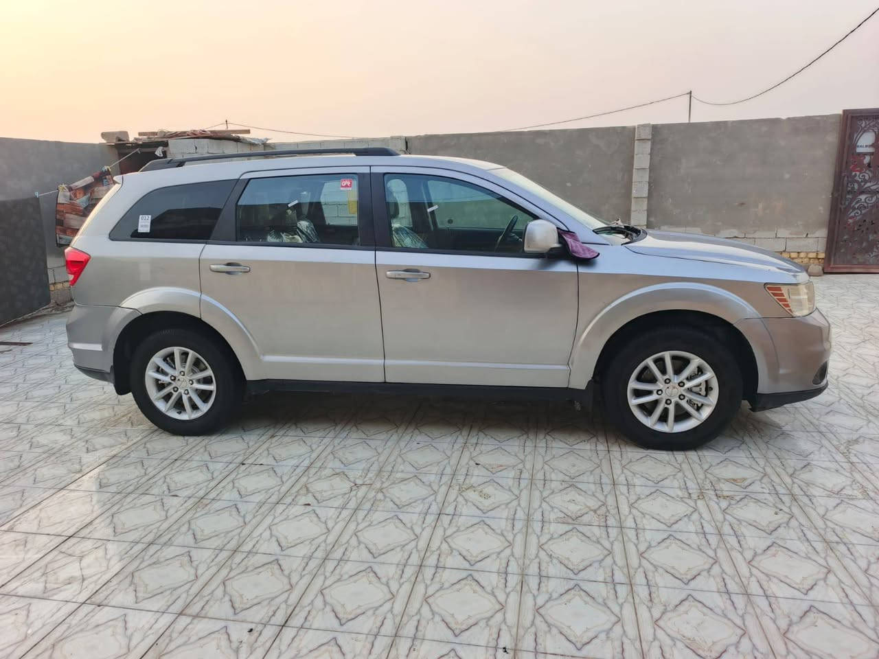 دوج جورني 2015رقم ذي قار بسمي سنويه 29 وارد أمريكي حدثه بنيد وجاملغ بدون ضرر داخلي وبيه رشت صبغ بصيطه كلش فول مواصفات عده فتحه. محرك 6 سلندر 3قطع تبريد 7راكب بصمه تشغيل عن بعد شاشه تحكم استرن ليت زنون اصلي ماشيه 140 سياره جاهزه من كلشي  مكاني الناصريه مركز السعر 119 فقط اليدور جديد ينتصل سياره مل جني ***********___***********
