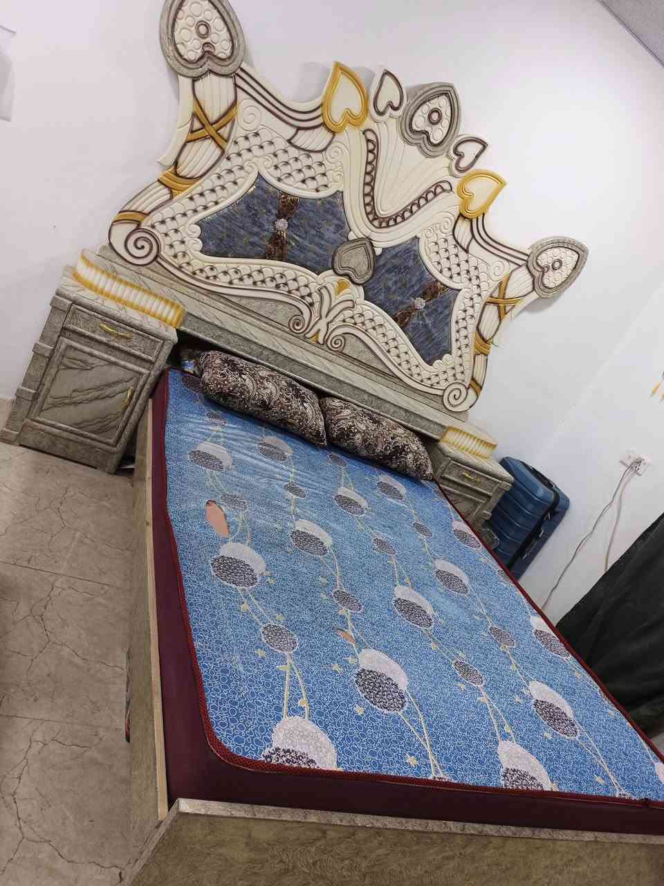 السلام عليكم.. 
غرفة نوم نضافة ٩٥٪ للبيع تواصل مع الرقم
‏‪***********‬‏
