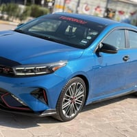 كيا فورتي موديل 2022 نسخه GT لون مميز ازرق جويتي  مرقم جاهز  فول مواصف...