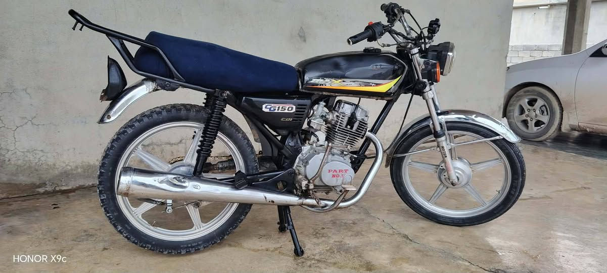 ماطور للبيع محرك بارت سلف شغال كامل ماطور جديد محرك ١٥٠ السعر250 وبي مجال مكاني قياره عوسجه ***********
