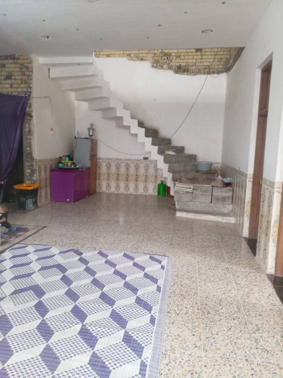 إسلام عليكم عندي قطعه أثمن ميت متر بيه تلاثه محلات وبيت  سند خمسه وعشرين 
*********** المراجعه خاص واتساب
