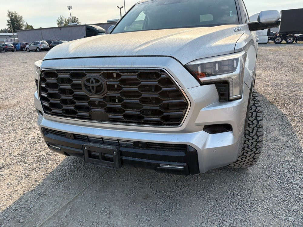 ‏سلام عليكم سيكويا موديل 24
‏السيارة حاليا في الحرة عم ماشية 14,000
‏السعر في عمان 60,000$ يعني ست شات
‏يريد يدخلها بغداد أو يريد يدخلها على الشمال
‏على الحادث مالته الاستفسار ***********
‏يوجد على هذا الرقم واتساب
