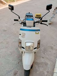 للبيع  نوزل دراجه نضيفه موديل الفين 13//07751770961