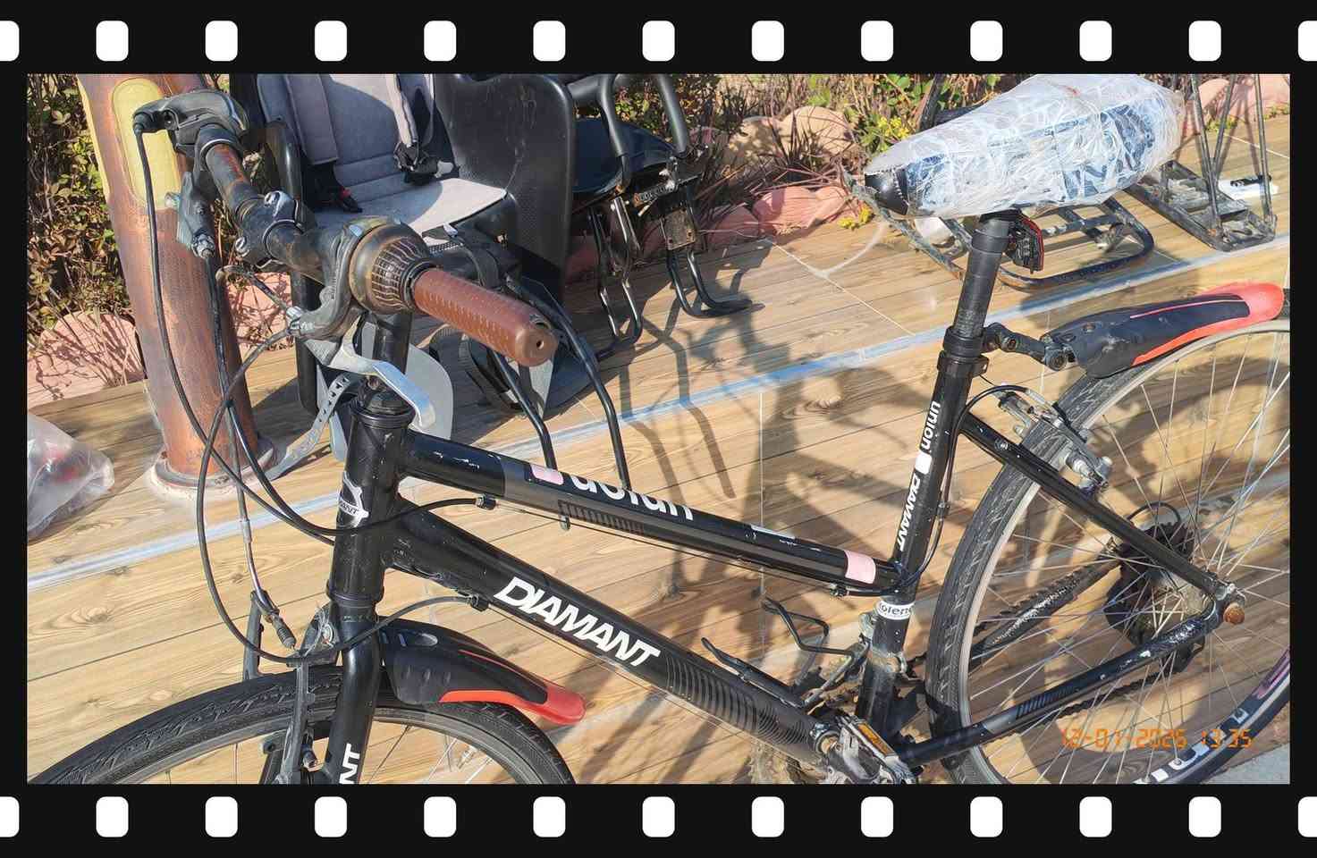 يا الله

بايسكل دايمنت  فول المنيوم حجم 700  فريم عالي   
مابيها اي نقص ماتصرف عليها الف دينار ... كير شيمانو  7 نمرات خلفي 3 امامي  نظيفة كلش تايرات جوابة جدد وياله عدلة ميل 

المكان كركوك  ويوجد توصيل رقم الواتس ***********

  يوجد كراسي اطفال عدد اثنين امامي خلفي  نظافة 100/100 الصور داخل التعليقات
