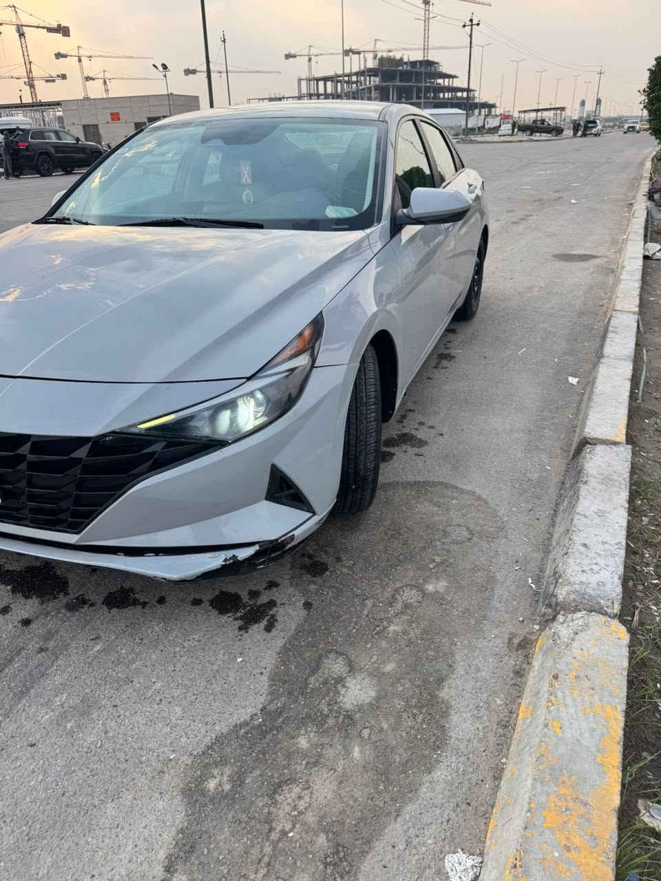 السلام عليكم النترا 2021 امريكي محرك 2000 دوش بغداد اسمنتي 
موصفات بصمه تشغيل عن بعد كشنات تدفئه رادرات امامي وخلفي وعليهة منضومه غاز دوشمه كشنات وارضيه اصليات وباقي الموصفات معروفه ماشيه 160 الف ضربتهة بأمريكا مثل ما موضح بل صور فقط صبغ بدون فتح السياره جاهزة بدون اي نقص مكان السياره بغداد قرب مجمع بسمايه السعر 125 وبي مجال للتواصل ***********
