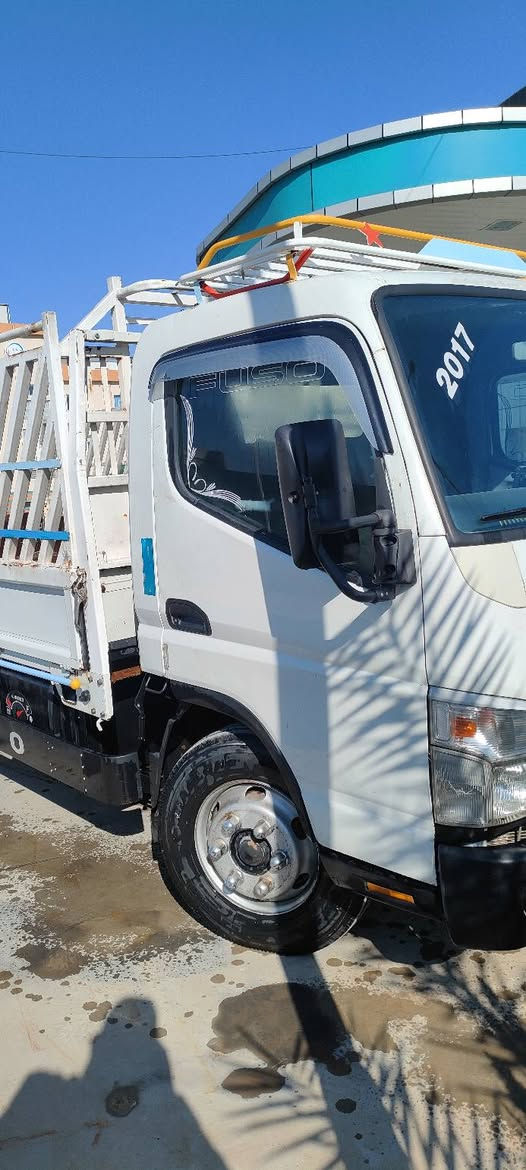 كنتر ٢٠١٧ سياره حلوه للبيع مابي اي نقوصات بس يحتاج سايق ويطلع بوجهه للشغل متعبك كامله من كل النواحي 
مكاني كلار وهذا رقمي للتواصل الي يريده يخابرني ويتدلل ***********
