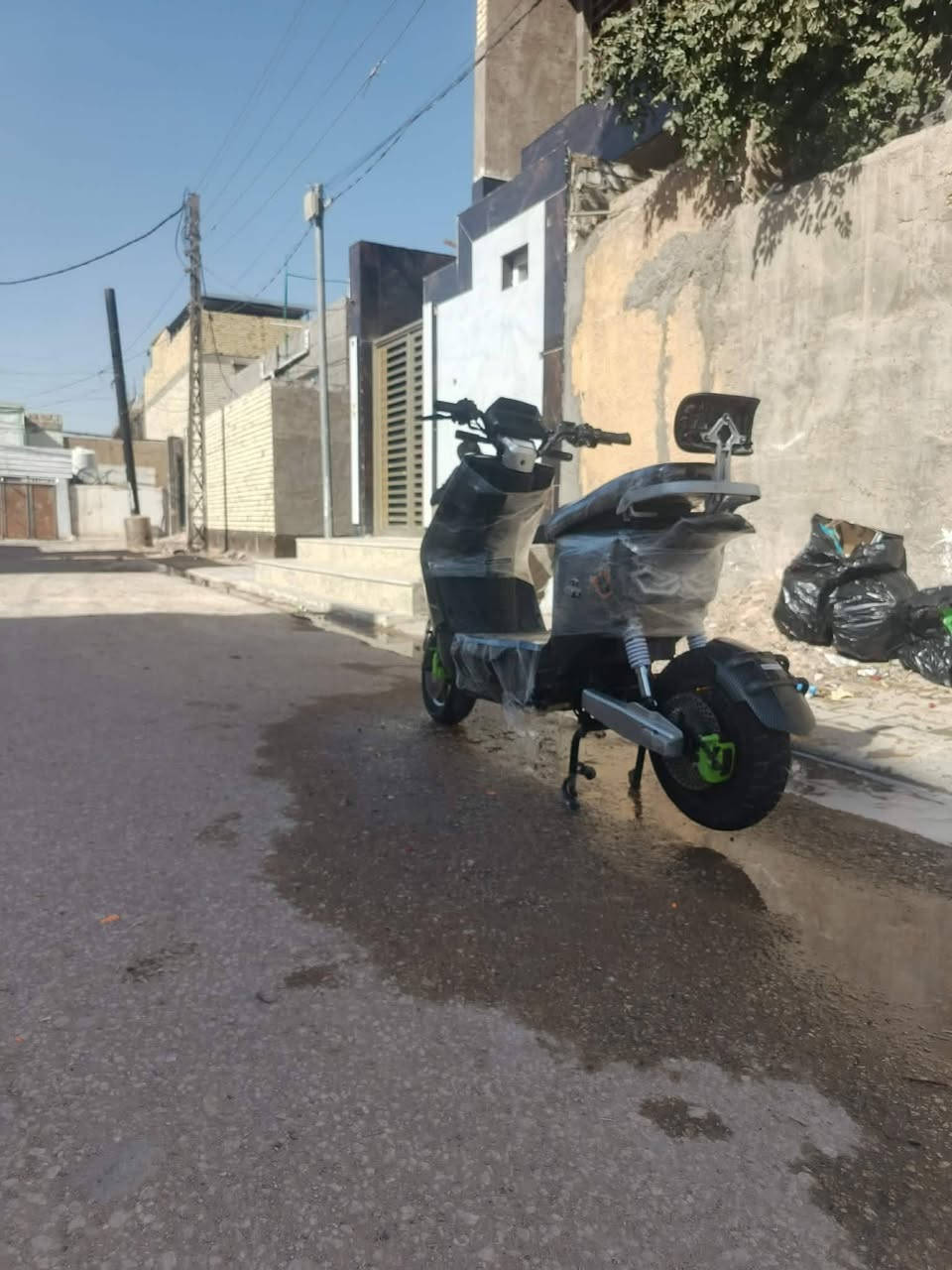 سلام عليكم دراجة شحن 6بطاريات كبار يمشنك مسافة طويلة
سرعة وشلعه والتراي يحكم لايت عالي ناصي ودكمة رماش 
هورن دسك رياضي بريكات دهن يعني بل مكان ويل امامي رياضي مدكر رياضي خلفي جاملغ كاربون فايبر امامي والخلفي أيضا السعر 475 وجوه السوك شرط للاستفسار *********** وتساب وتصال موجود 24ساعه
