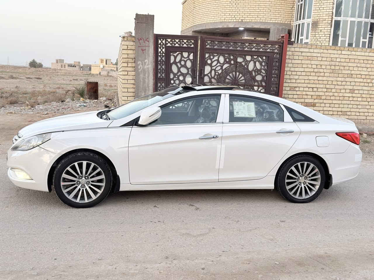 #ســــــــوناتا
خليجي VIP 1/1 كــــويتي
موديل 2013
رقم اربيل  دولي بسمنا 
كفاااااله عاااامه عدا شبر بالباب الامامي فقط 
السياره جديده جدًا واحلى من الصور 
بانوراما
بصمه
كشنات جلد 
كشنات كهرباء
كشنات تدفئه تبريد  
غرفه مااااروني
مري شفط
تبريد قطعتين 
ماشيه 140حقيقي
ويل 18
حساسات خلفيه
مكينه 2.4 
مكينه كير حداديه تخم تاير مكفولات 
السياره جديده جداً واحلى من الصور 
للبيع والمراوس حسب القناعه 
للاستفسار
***********
***********
