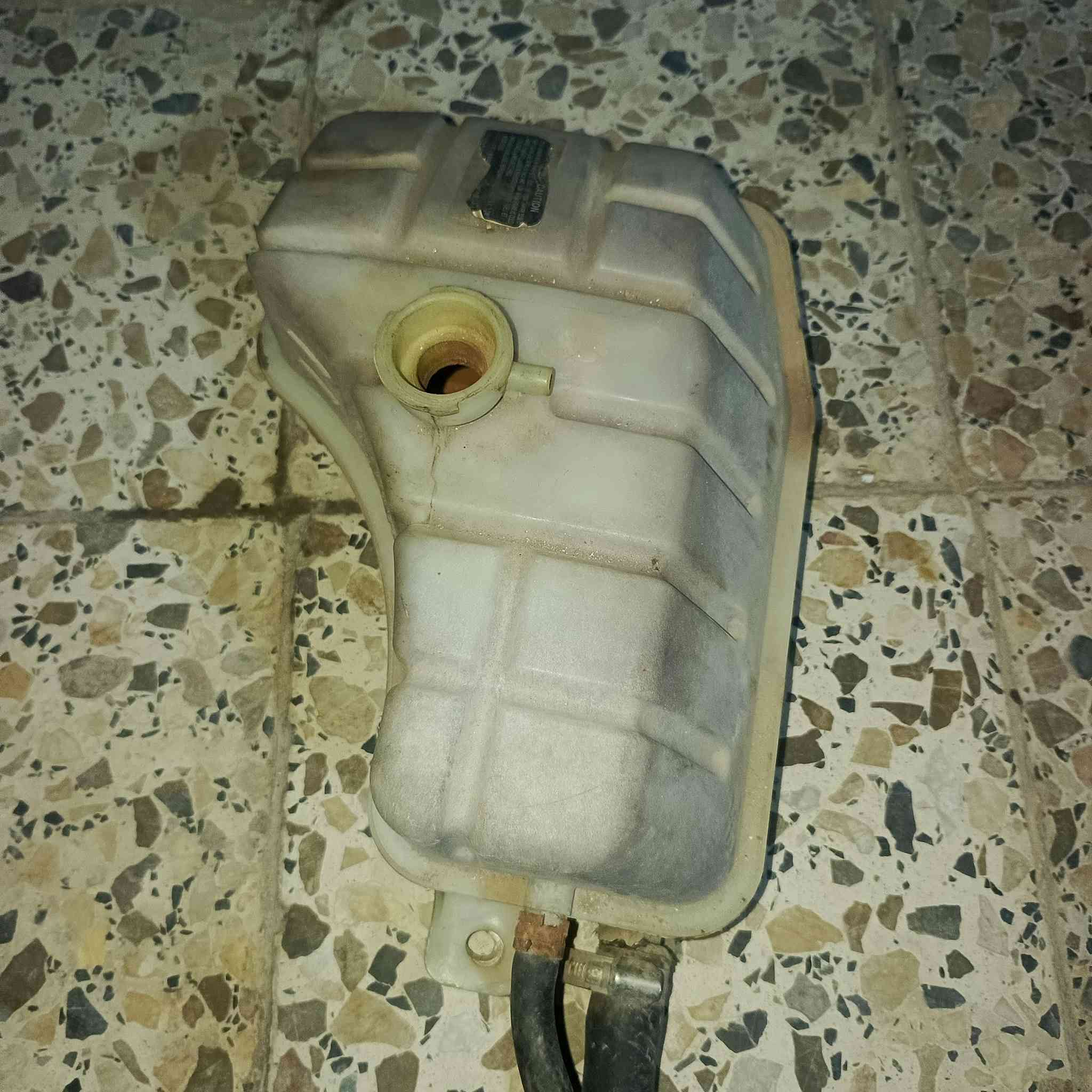 دبه سورنتو 2006 للبيع شرط أصليه 
رقم الهاتف ***********
