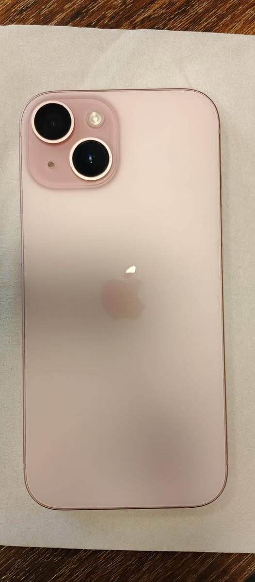 السلام عليكم آيفون 15 عادي بطاريه ١٠٠ نضافه ١٠٠ استخدام شي قليل بدون كارتونه سعره ٦٥٠ وبي مجال ***********
