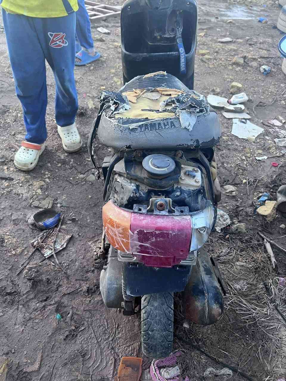 دراجة زعرة للبيع كفراتها كاملة عندي العطل مالتها كابريته تريد تنضيف وسيم البانزين مكطوع السعر 60 الف العنوان الحمزة الشرقي عمود 127 تواصل علا هاذا رقم ***********
