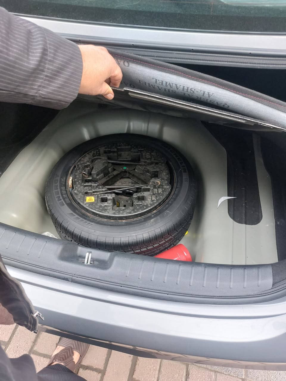 سلام عليكم شباب كيا فورتي موديل ٢٠٢٤ ماشيه ١٨ الف السياره فول مواصفات جيتي لين محرك ٢٠٠٠ دوش الشراي يتصل *********** السعر ١٦٥ وبيه مجال لشراي تحياتي الكم
