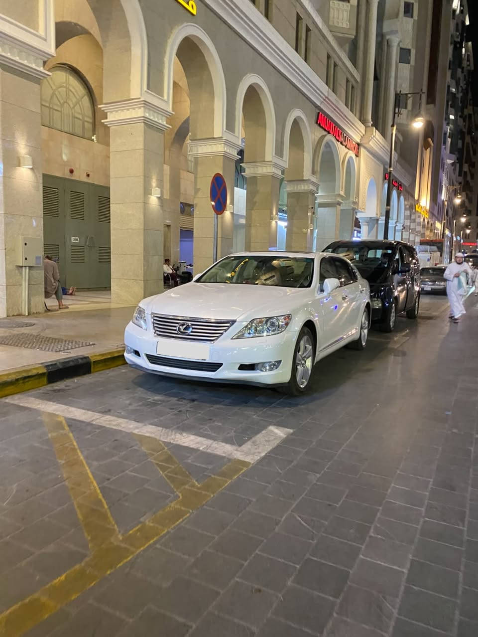 Lexus Ls 460 2011
السلام عليكم لكزز للبيع كلين  فول مواصفات   سرفس عام تخم اطارات اصليه  السياره بحالة الوكاله للاستفسار على الوتساب  ***********
