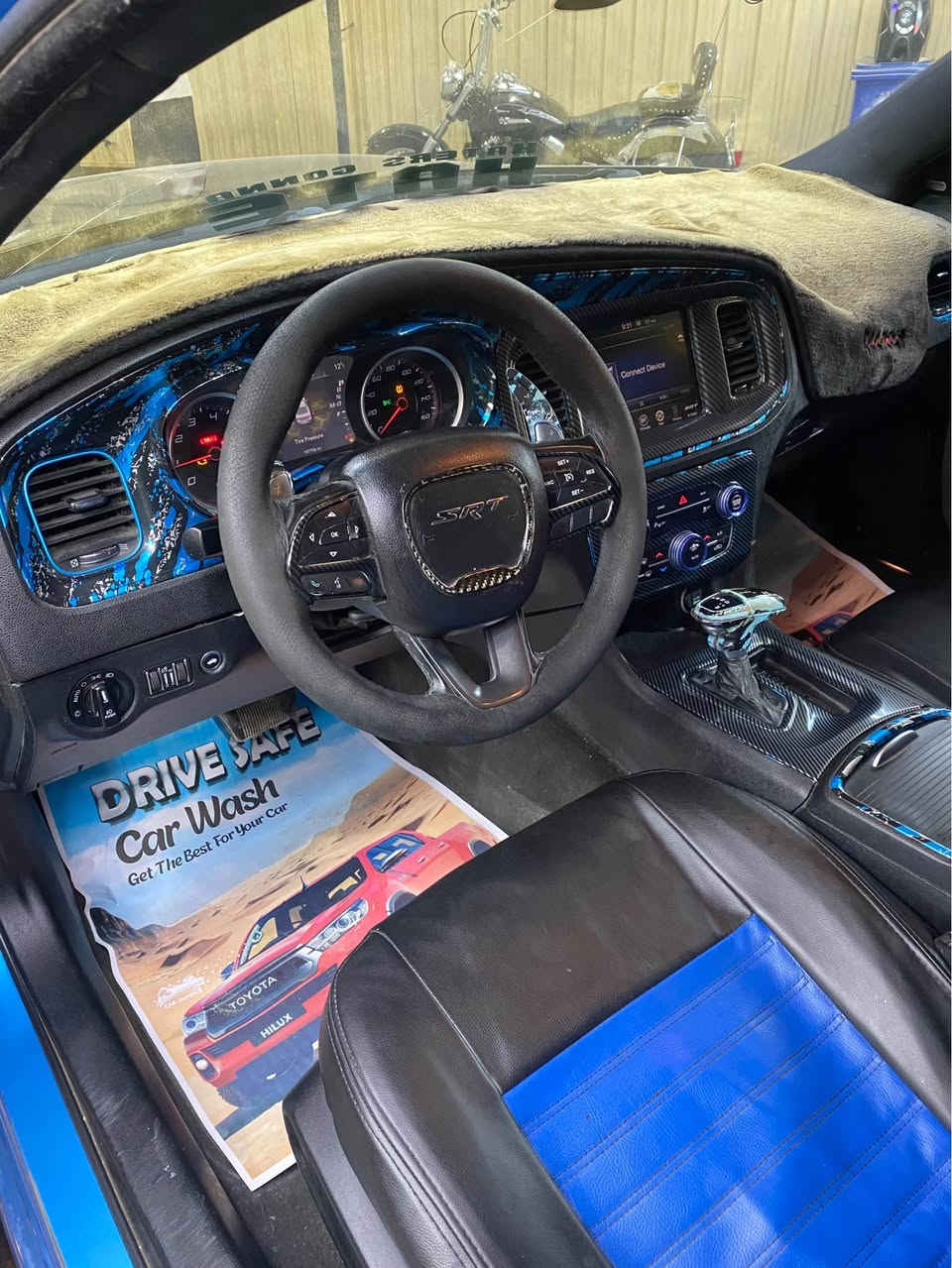 للبيع جالجر   بدون مراوس 2015 هوائيات
سعر 175
ماشيه (105) ميل فقط
( الاضافات الي عليهه )
1- اكسل قفل مال SRT 2023سعرهه 700$
2-شوته رياضي JLT سعرهه 400$
3-هدرز مال SRT ب 200$
4-بلكات +نوزلات ريسنگ
5-اويل كاج كان (تصفيه الزيت)
6-دبات كزوز مال SRT السود ⚫️
7-السياره عليهه برمجه  مصطفى ايكل 
8- الدواخل عليهه تغطيس 
9-ويل نجمه الخسفه القويه 
10- اوركل لايت متغير بل التلفون 

* بل النسبه للمواصفات كشنات خزن +تدفئ وتبريد _كشنات خلفيه تدفئ + شاشه كبيره +حساسات خلفيه
وبعد بيهه شغلات  ومواصفات ما ذاكرتهن
**** الضرر *****
حادث جاملغ امامي وباب السايق وبنيد محدث مال ريد اي
الباب الخلفي بي مباوك مال صبغ 
(قماره جارده بسبب التغليف الاسود) وبيهه بارد بل الجاملغ الخلفي 

گير + محرك  + اكسل شرط بل الكارتون 

العنوان / الناصريه مركز
*********** ناصرية, ذي قار
