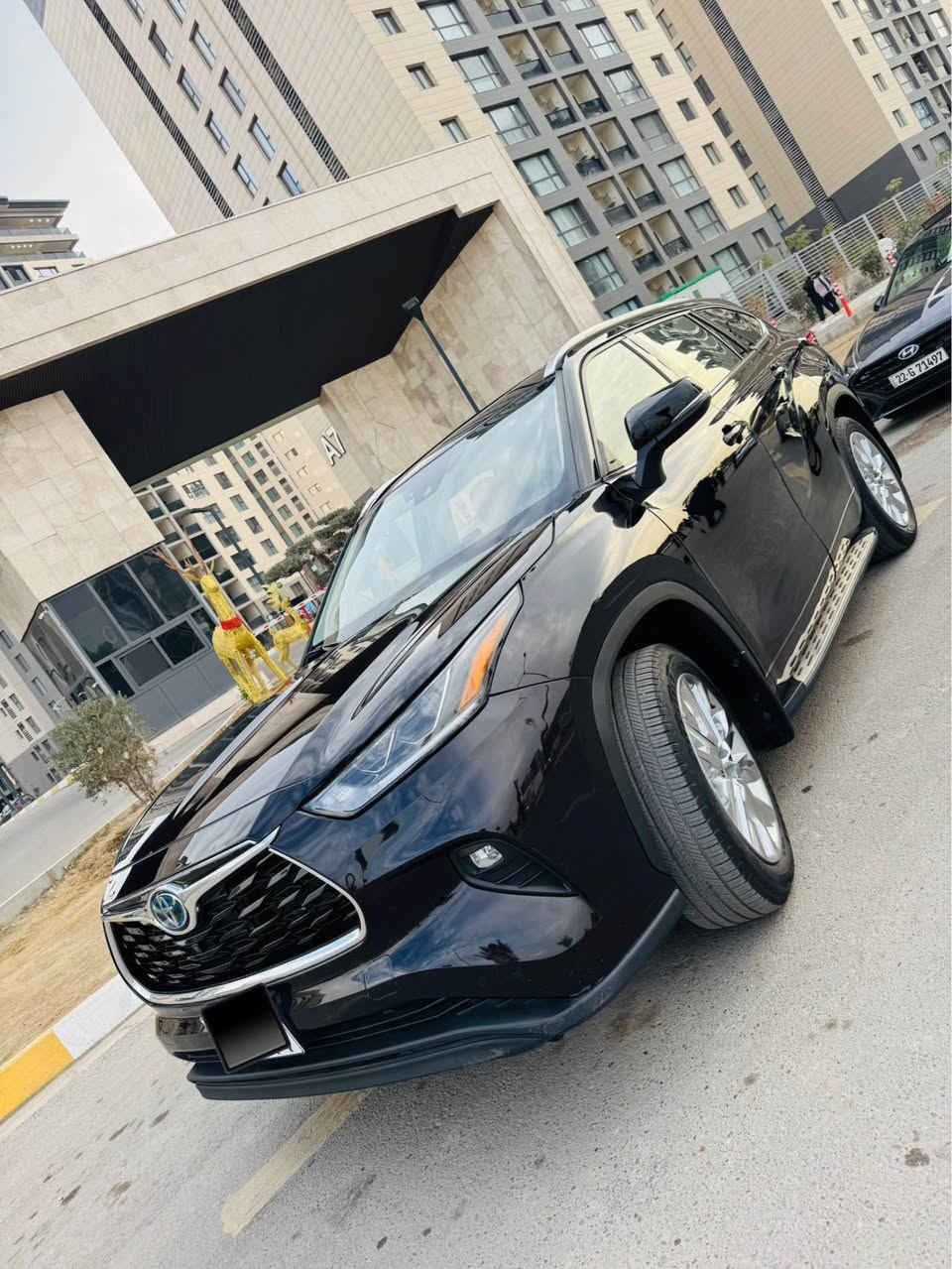 السلام عليكم للبيع TOYOTA
هايلندر هايبرد
وارد امريكي
موديل 2022
رقم بغداد
مواصفات ليمتيد
اللون خمري مميز
مكينة حجم 2.5
كشنات جلد VIP منفصل
بردات خلفيه بلادي
شاشة كبيرة
صاج ملكي
سلايد
نظام دخول ذكي
كامرة 360 درجه محيطية
الباب الخلفي كهرباء
هواية مواصفات بيها مفولة
ملاحظة ( حادث السيارة جانبي تبديل بابين نفس اللون 
وصبغ قمارة وجاملغ ايمن امامي وجاملغ خلفي ايمن فقط ) 
السعر 28,300 $ وبيها مجال 
للاستفسار ☎️ *********** بغداد, العراق
