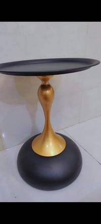 طاولة • قطعة ثقيلة • جمال