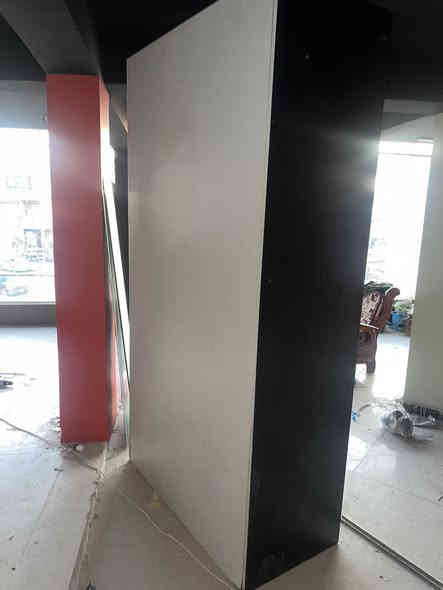 كناتير بابو غريب بعرب جلوب بيع شلع لو ٥ كناتير لو ٦ تجي بس رفوف واضاءة بدون ابواب طول مترتين و٤٠ عرض  متر و ٢٥ ب٧٥ 
***********
