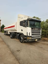 سكانيه للبيع موديل 2002 محرك إنجكتر 420 / تانكي شاكر تك تاير طوناج جيب...