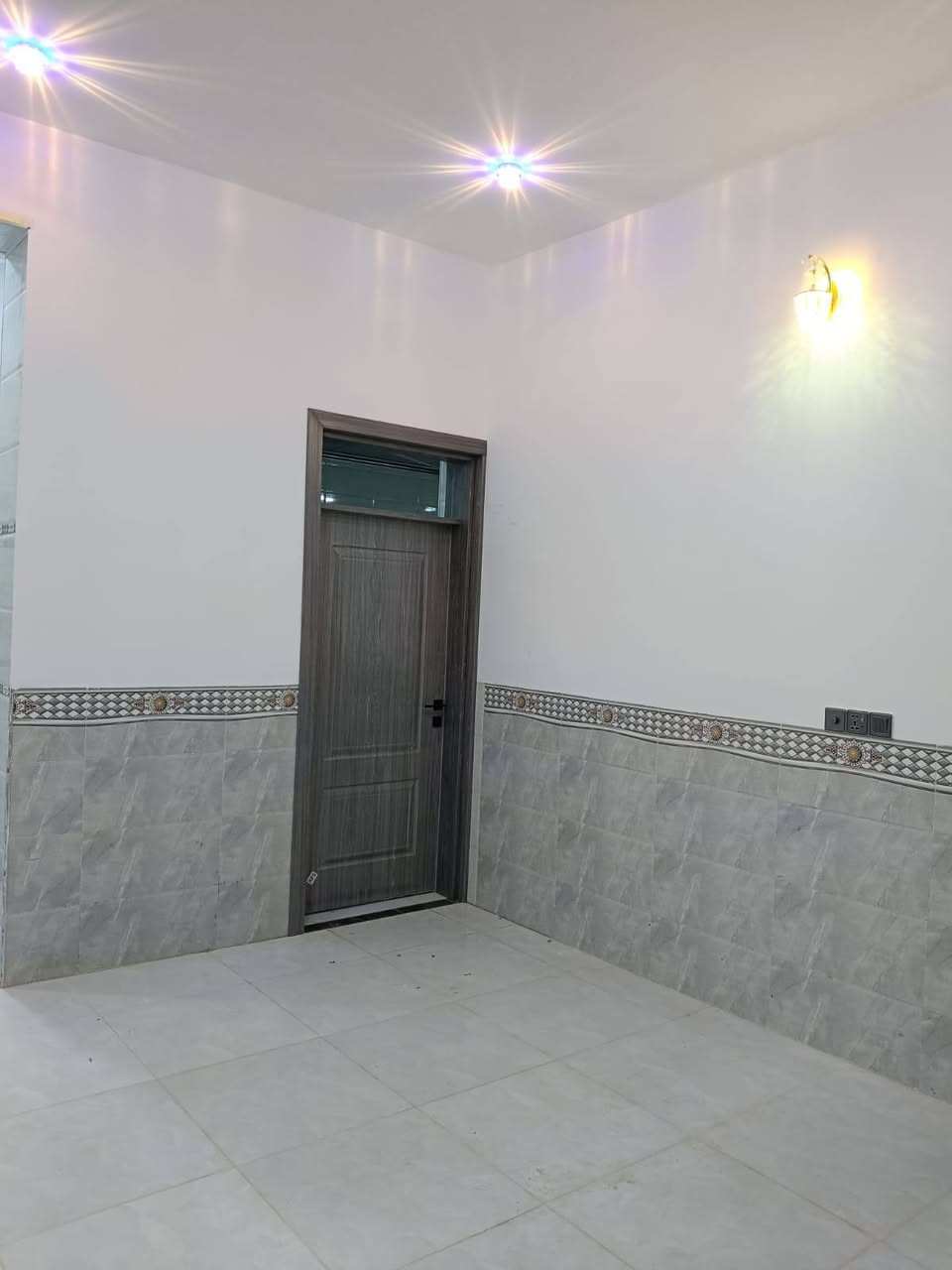 أحد أعمال شركه باب الدار 

في مدينه الخالديه 

______________________________
نصب أبواب داخليه المصممه باعلى معايير الجوده والجمال
لتضيف لمسه فريده الى منزلك
نتميز باحدث الموديلات الحصريه
موديلات حديثه متوفره بجميع القياسات
نحن نحرص على كل تفصيله حتى تكون تجربتكم ويانا مريحه
تتوفر لدينا كافه الموديلات 
أبواب صيني 
أبواب تركي 
أبواب شمالي 
صممت الابواب بمواد عاليه الجوده تضمن القوه والمتانه
ابوابنا ذات جوده عاليه
ضد الماء
عازل الصوت
عازل الاتربه
وباشكال حديثه
التنصيب على يد امهر الكوادر المتخصصه
كذلك تتوفر لدينا اوردرات للقياسات الخاصه حسب طلب الزبون من المواصفات والالوان والموديلات
مستعدون لتجهيز كافه البنايات والمنازل وباسعار مناسبه

مده التجهيز لا تتجاوز ( 5 ) ايام 

زورونا ستجدون ما يرضيكم

العنوان الانبار الرمادي شارع 40 مجاور افران الصباح

متواجدون طيله ايام الاسبوع
من ساعه 9:00 صباحا إلى  9:00 مساء
الجمعه 
 من الساعه 2:00 ظهرا الى  9:00 مساء

الاستفسار الاتصال على الارقام التاليه
***********
***********
