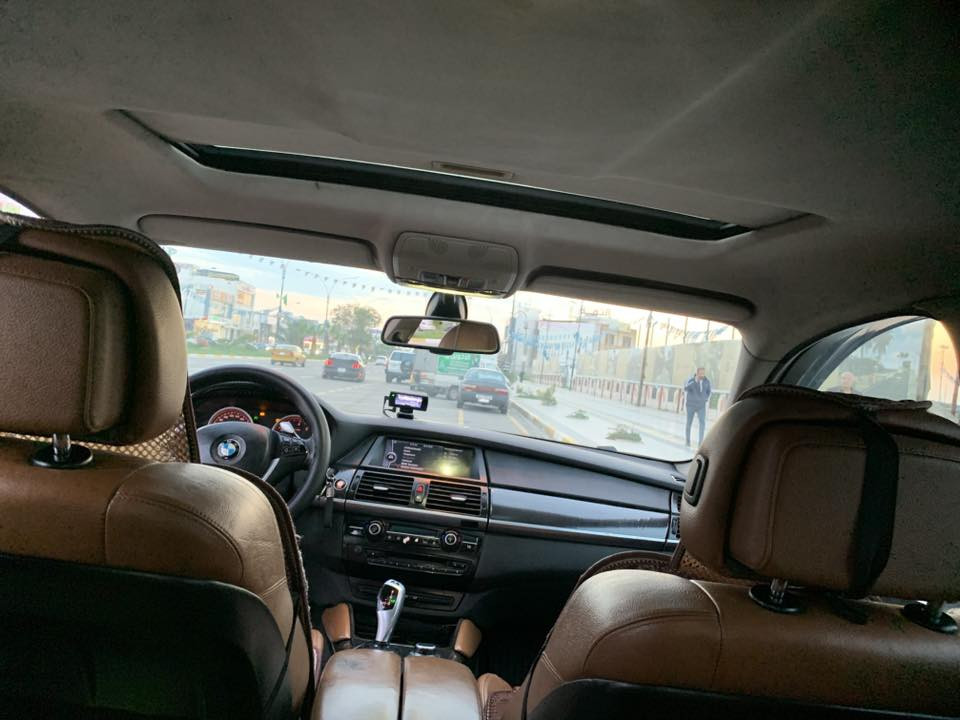 سلام عليكم X6لبيع 2010وكالة عروش خليجي ماشية 150الف محرك N54.V6توين تيربو.سياره كير محرك صدر خلفي امامي تخم تاير كله جديد وبشرط رقم سنويه جديد سياره جاهزه بلاديه صبغ احزام بدون حادث اثر تغليف لزكه نبخت سعر 150$اتصال ***********
