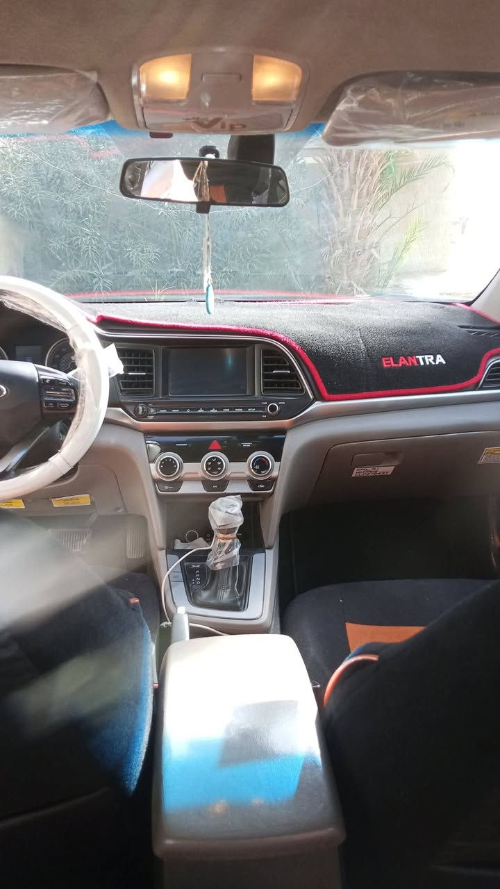 اسلام عليكم النتر 2019وارد أمريكي مكينه 2000دوش وكير خير من الله حداديه هستوه مداوره سياره سنويه جديده تحويل مباشر سياره جاهزه من كلشي مكان بابل أبي غرق السعر 115 وبيه مجال بيع او مراوس حسب قناعه رقم *********** حادث أربع قطع بس رش نيبل واحد
