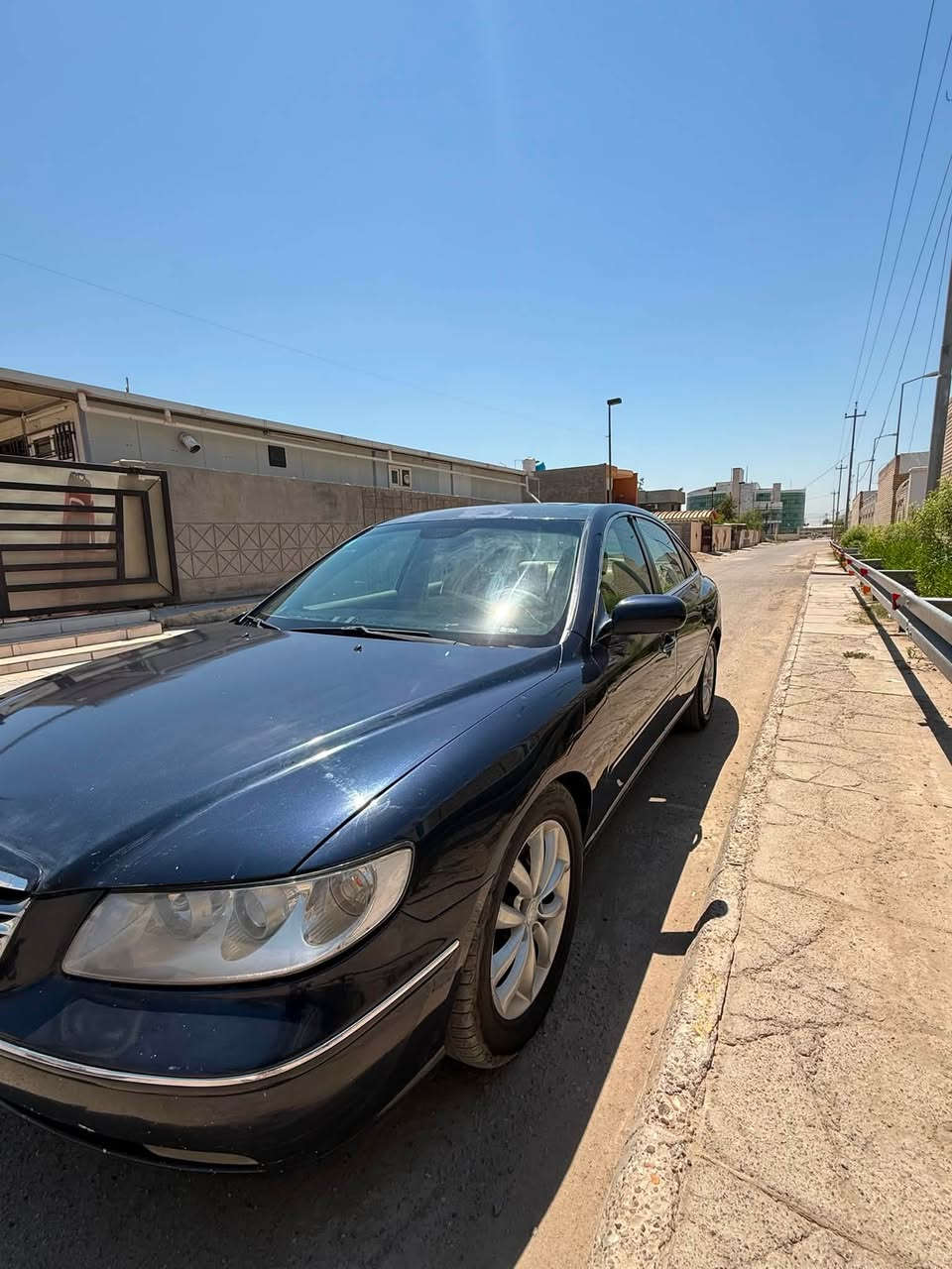 للبيع هيونداي أزيرا Limited موديل 2007

🔹 وارد أمريكي (حادث سابق بالجاملغ الأيسر)
🔹 اللون: نيلي
🔹 محرك 3800 V6
🔹 گير أوتوماتيك 5 سرعات مع تعشيق يدوي (Shiftronic)

المواصفات:
• فئة Limited
• كشنات جلد كهربائية مع تدفئة للمقاعد الأمامية
• فتحة سقف كهربائية
• شاشة iPad
• كاميرا خلفية
• نظام صوت Infinity مع مضخم صوت (Subwoofer)
• مثبت سرعة
• تحكم بالستيرن
• تبريد قطعتين
• مرايا كهربائية
• نظام ABS
• جميع الكهربائيات مكفولة

ملاحظات:
• السيارة مصبوغة حزام.
• المحرك بيه خانة واكفة.
• تخم تايرات بحالة جيدة.

سعر خاص

📞 للاستفسار:
***********
***********
