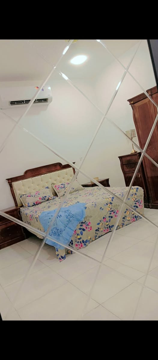 غرفه خشب زان مصري للبيع جدا ثقيله ونظيفه السعر ٥٥٠ وبيهه مجال للشراي
ملاحظه خشب زان مصري مو تركيه تنصبغ وتتلمع نفس العراقيه


**إذا كنت صاحب هذا الإعلان وتريد حذفه لأي سبب، رجاءا أرسل رسالة إلى الدعم الفني**