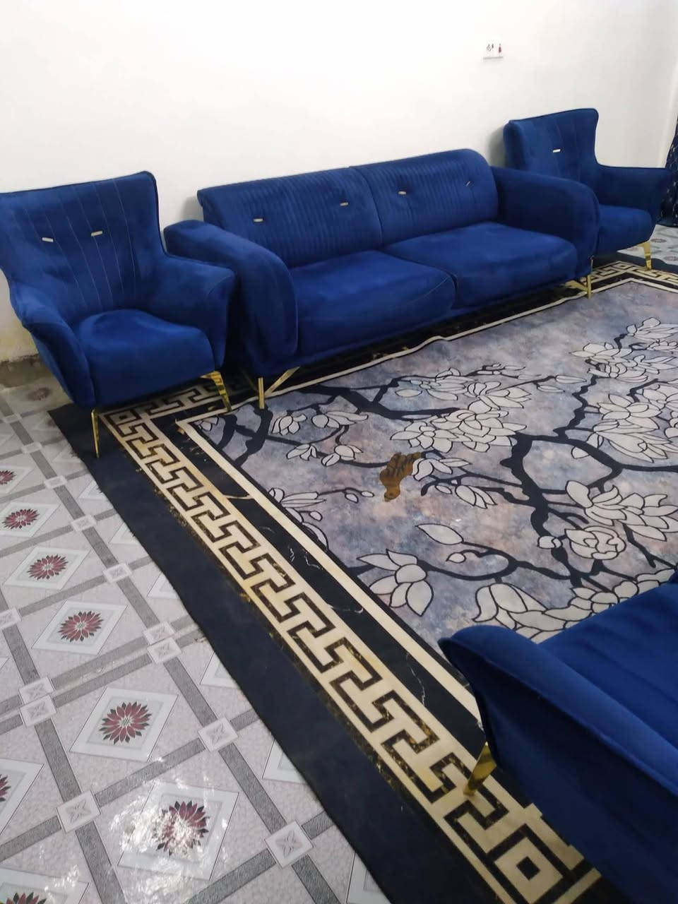 تخم تركي سرير قلاب عشر مقاعد العنوان بغداد مدينه الصدر رقم واتساب ***********
