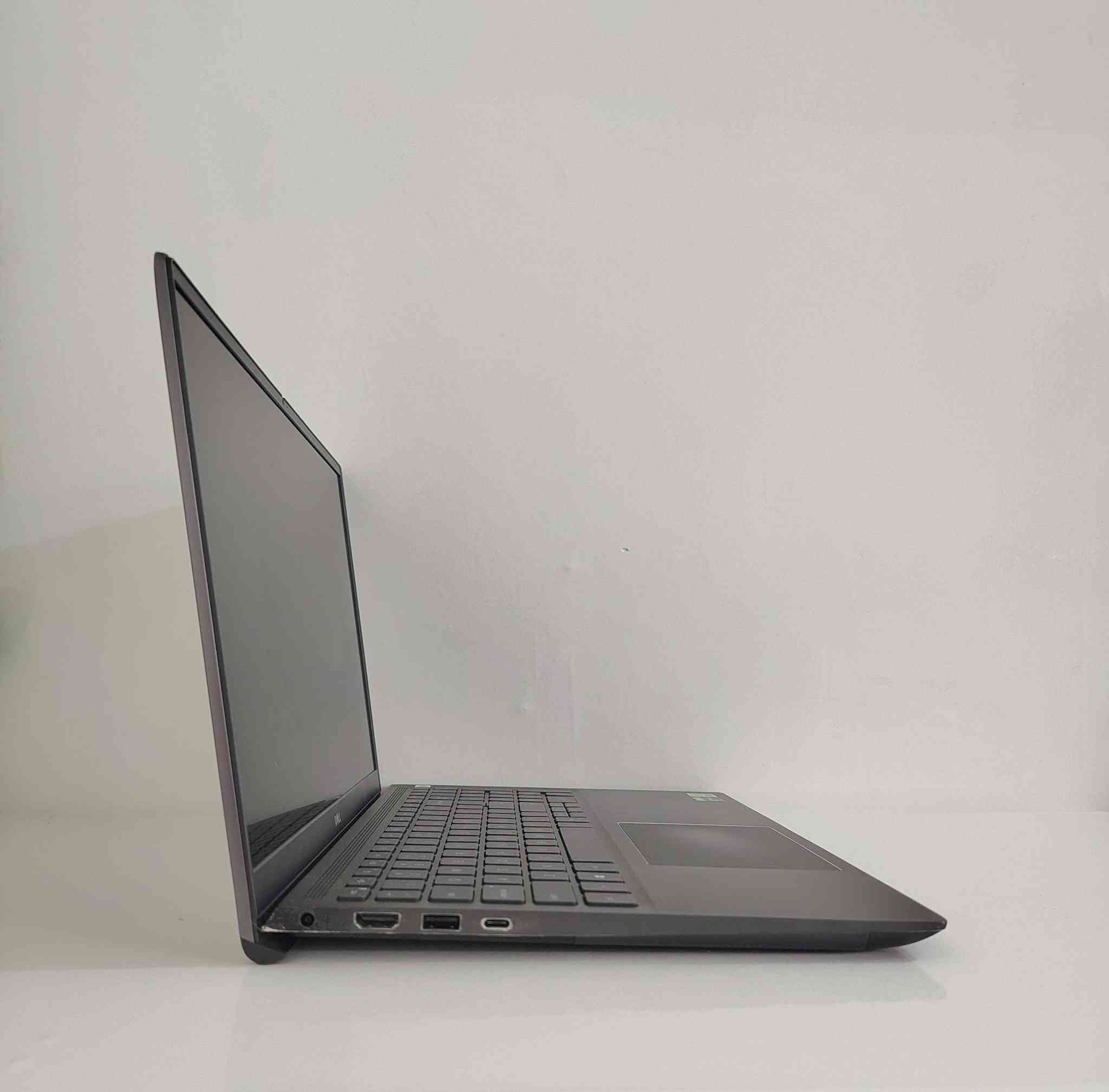 🔥 مو كل i7 يعتبر قوي… هذا i7 فئة GTX 1650 Ti

💻 Dell Vostro 7500 – أداء فعلي مو أرقام بس!

إذا تبحث عن جهاز يتحمل ضغط شغل، تصميم، ألعاب، وبرامج ثقيلة بدون تهنيج… هذا هو الخيار الصح ✔️

🧠 المواصفات :

✔️ المعالج: Intel Core i7 الجيل العاشر فئة H (أداء عالي حقيقي)
✔️ الرام: 16GB DDR4
✔️ الخزن: 512GB SSD
✔️ كرت الشاشة:
🔹 Intel UHD Graphics
🔹 NVIDIA #GTX 1650 Ti 4GB

✔️ الشاشة: 15.6” FHD
✔️ كيبورد بإضاءة خلفية

📌 الحالة :
🔹 وارد أوروبي
🔹 نظافة 95% فما فوق (كالجديد)
🔹 بطارية جيدة – ضمان تشغيل ساعة وأكثر

💰 السعر
🔷️ 750,000 دينار عراقي 🎁 توصيل مجاني + حقيبة + ماوس هدية

🛡️ الضمان : 
✅ فحص أمام المندوب
✅ ضمان استخدام أسبوعين – أي خلل مصنعي يتم الاستبدال بنفس الموديل


**إذا كنت صاحب هذا الإعلان وتريد حذفه لأي سبب، رجاءا أرسل رسالة إلى الدعم الفني**