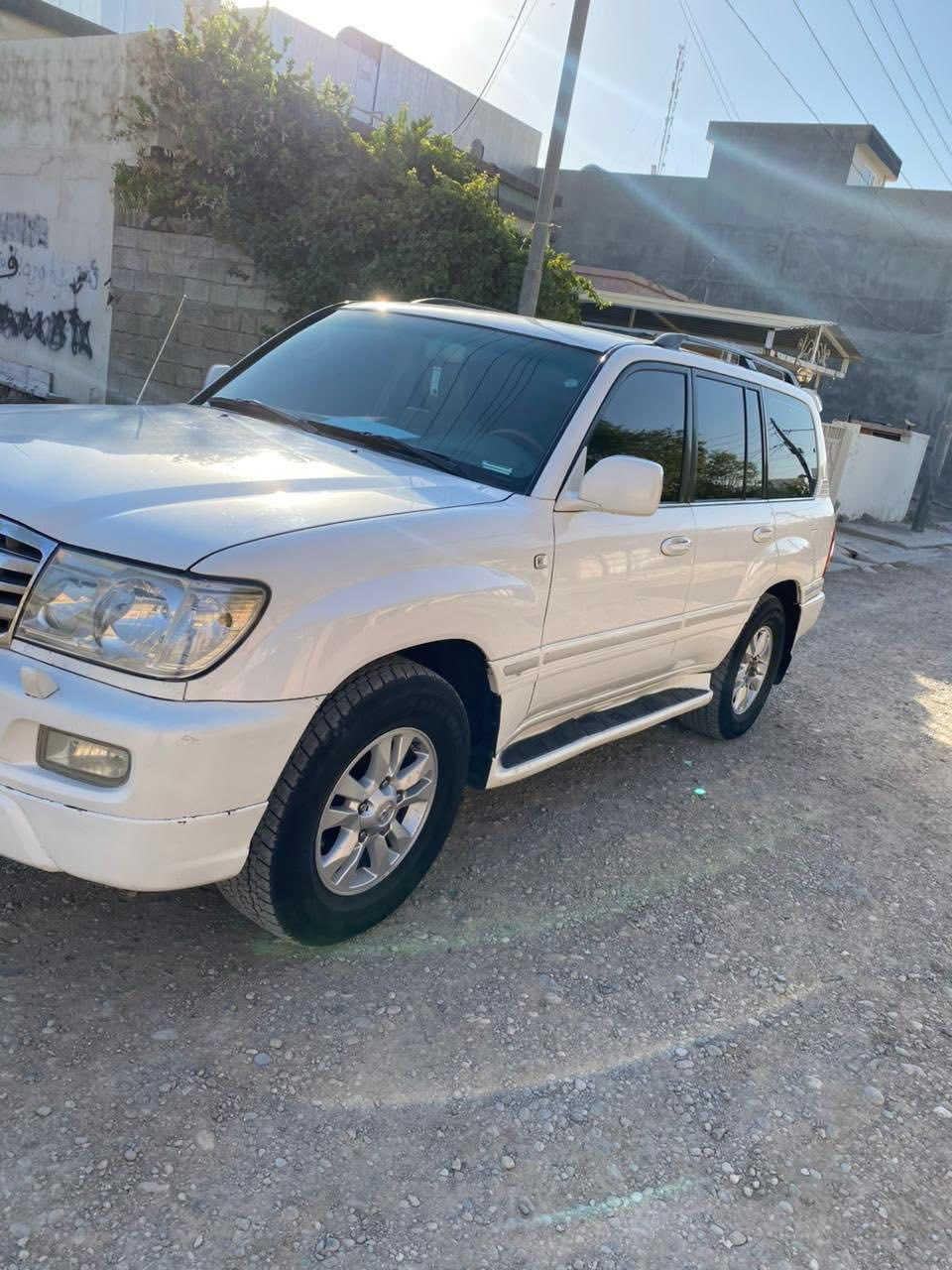 مؤنيكا 2005 گيرئوتوماتيك مه ركه زى جام كاره باى فول رقم سليمانى سه نه وى بو2027تازه يه سه ياره يه كى بيمه سره ف سؤنه ريم داناوه سعرى 180معامه له يه كى كه م ***********
