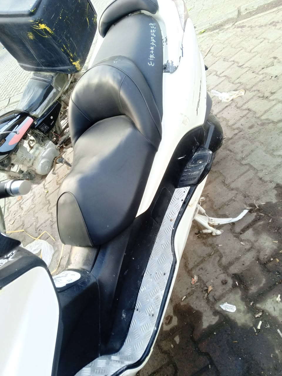 فورزا صفر 8 للبيع
دراجه مامفتوحه
نظوح ماكو والحمد لله كهربيئيات خير من الله 
بس كلوب اشاره عوزها
شلعه خير من الله 
مكاني كوت 
***********
