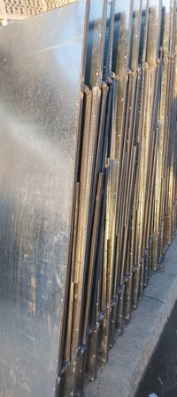 متوفر ميز مستطيل ودائري شغل جديد كميه مفتوحه العنوان بغداد 07727777542