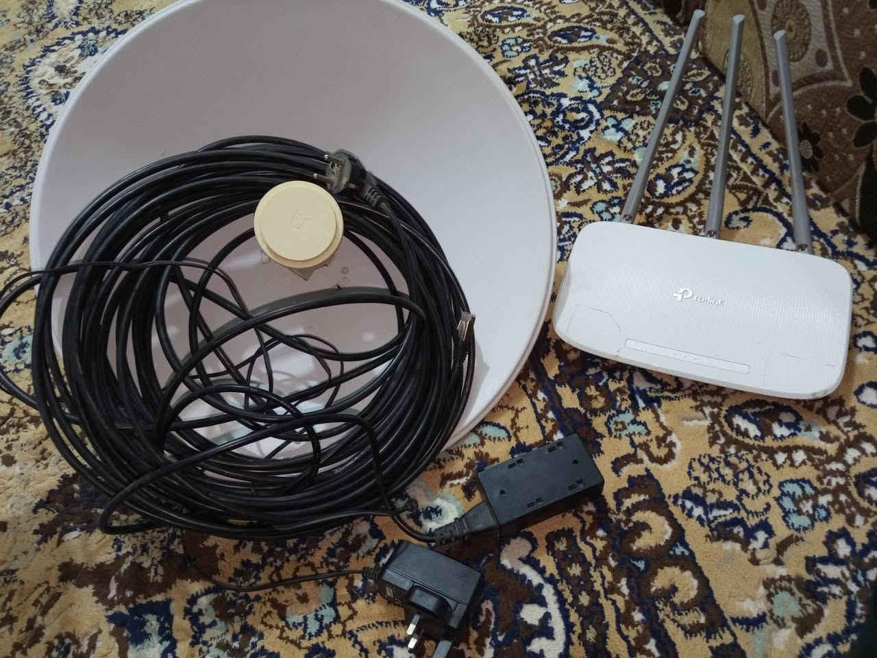 السلام عليكم شبكه كامله للبيع سعر 80بور بيم الاصلية واير نانو راوتر شرط الفحص نضيفةت كلش ***********
