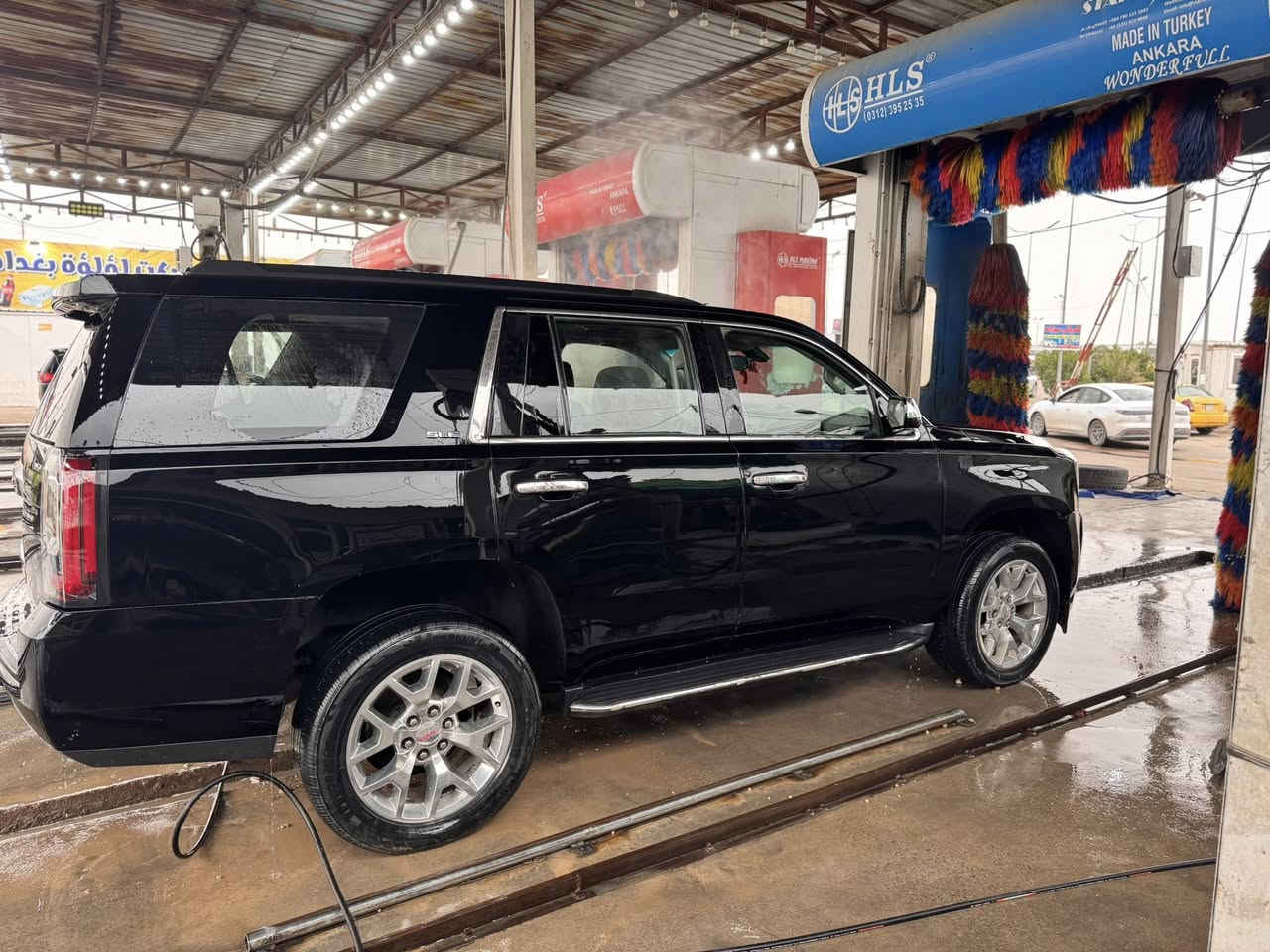 جمسي يوكن 2017 sle 
السيارة ب اسمي رقم أربيل  هزة جديدة سنوية جديدة
ضرر كلش حلو مال امريكا داخل المنشور 
بحيث بالتقرير يكتبلك كلين
الصورة بالمنشور  
ماشية ٢٣٢ كم كيلو 
دفع رباعي 
كفالة كير مكينة 
السعر 302 وبيها مجال 
الموديل: 2017
الفئة:SLE
الدفع: رباعي 4×4
المحرك: V8 سعة 5.3 لتر
القوة: 355 حصان تقريباً
القير: أوتوماتيك 6 سرعات
عدد السلندرات: 8
عدد المقاعد: 8 ركاب
المواصفات الداخلية:
تحكم كهربائي بالمقاعد
تدفئة وتبريد للمقاعد الأمامية
شاشة كبيرة مع نظام ملاحة
بلوتوث + USB
مثبت سرعة + تحكم
مواصفات الأمان:
كامرة خلفية
حساسات أمامية وخلفية
ايربكات متعددة
نظام ABS + ثبات إلكتروني
سيارة قوية بالسحب، مريحة جداً بالسفر، والاستخدام اليومي، استعمال شخصي
***********
