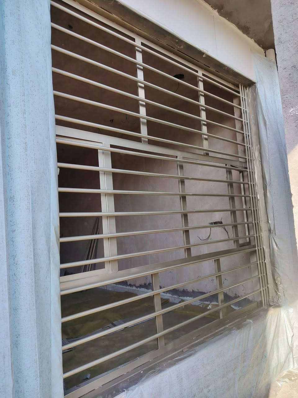 صبغ درجه اولا بسعر مناسب تنضيف شبابيج وصبغ الصباغ مهند ناصر ***********
