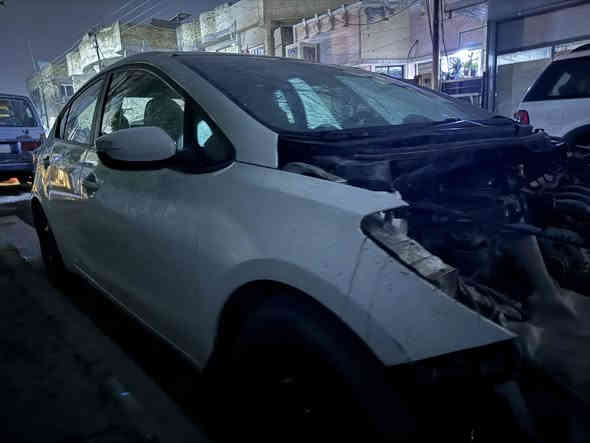 السلام عليكم فورتي 2016 رقم بغداد بيهة حادث 
مكينه شغاله السعر 68 العنوان بغداد الدوره ابودشير

‭0773 795 5709‬
