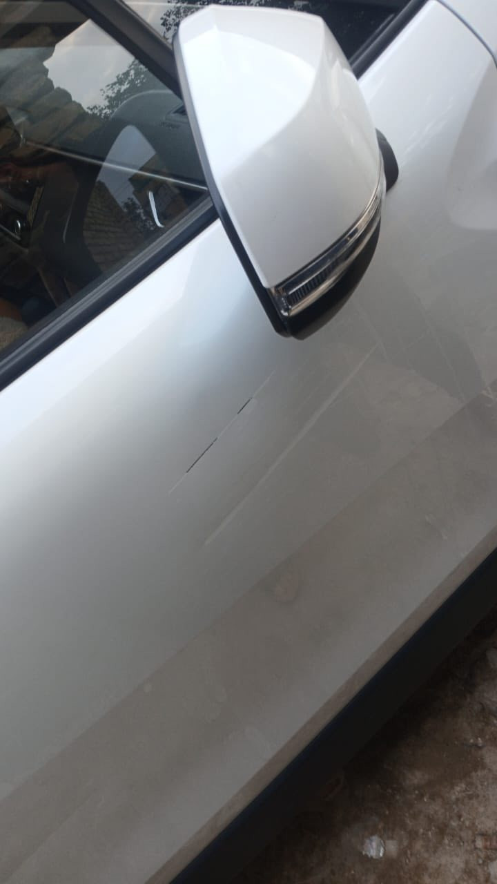 تحيه طيبه كورله كروز موديل 2024 
داخل لونين جنطه كهرباء ماشيه 9 الاف 
فول مواصفات من عده لكامرات لمري 
ومعروفه مواصفات لكروز بيها شخوط واظحه بلصور جوه 
لمرايه لسعر 25/500 خمسوعشرين مليون وخمسميه وبيها مجال للشراي وبرسم لخدمه 
***********
