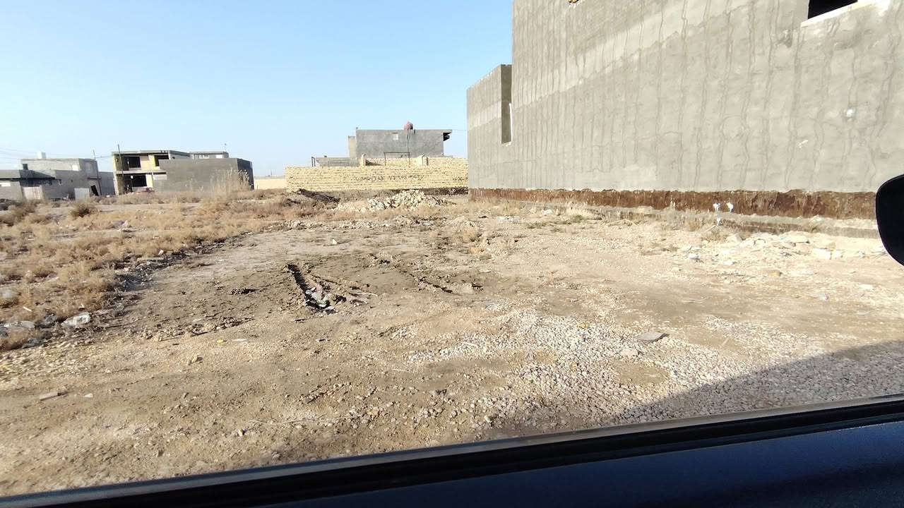 السلام عليكم قطعه 150 بل فيحانيه قرب مدرسه صينيه زراعي ب35 وبيه مجال ***********
