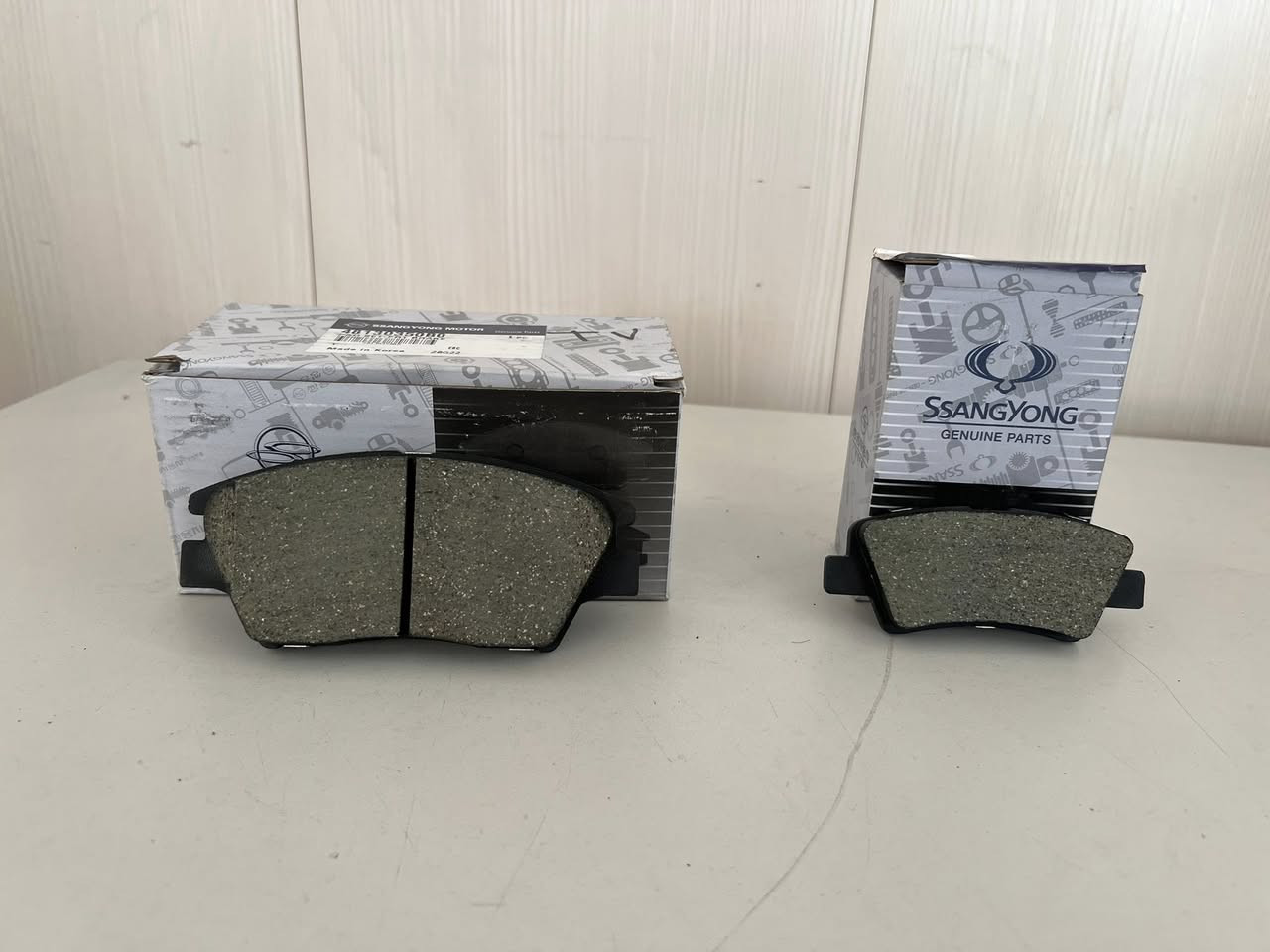 العربية:

 • جميع قطع الغيار متوفرة لسيارات ssangyong، بالإضافة إلى تقديم خدمات الصيانة.
 • رقم هاتف الخدمة: *********** / ***********
 • العنوان: المنطقة الصناعية الجنوبية، بالقرب من مسجد البرزنجي.
 • لدينا خدمة توصيل لجميع مدن العراق.

کوردی:

 • هەموو پارچەی یەدەگی سانگیۆنگ و خزمەتگوزاری بەردەستە.
 • ژمارەی تەلەفۆنی خزمەتگوزاری: *********** / ***********
 • ناونیشان: پیشەسازی باشوور، نزیک مزگەوتی بەرزنجی.
 • گەیاندنمان هەیە بۆ هەموو شارەکانی عێراق.
